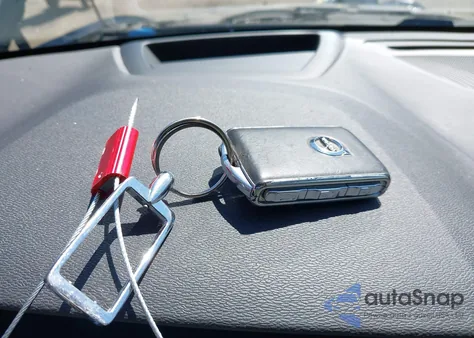 2019 Volvo S60 Hybrid T8 R-Design from USA, damaged, VIN 7JRBR0FM9KG015181